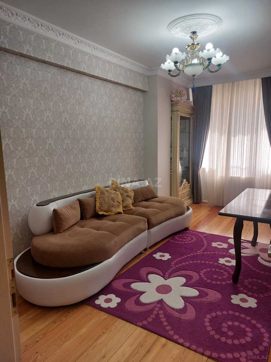 3 otaqlı Yeni tikili, Xırdalan