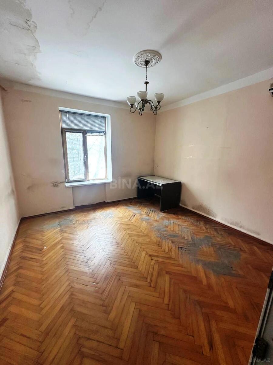 3 otaqlı Köhnə tikili, Nizami m., Bakı