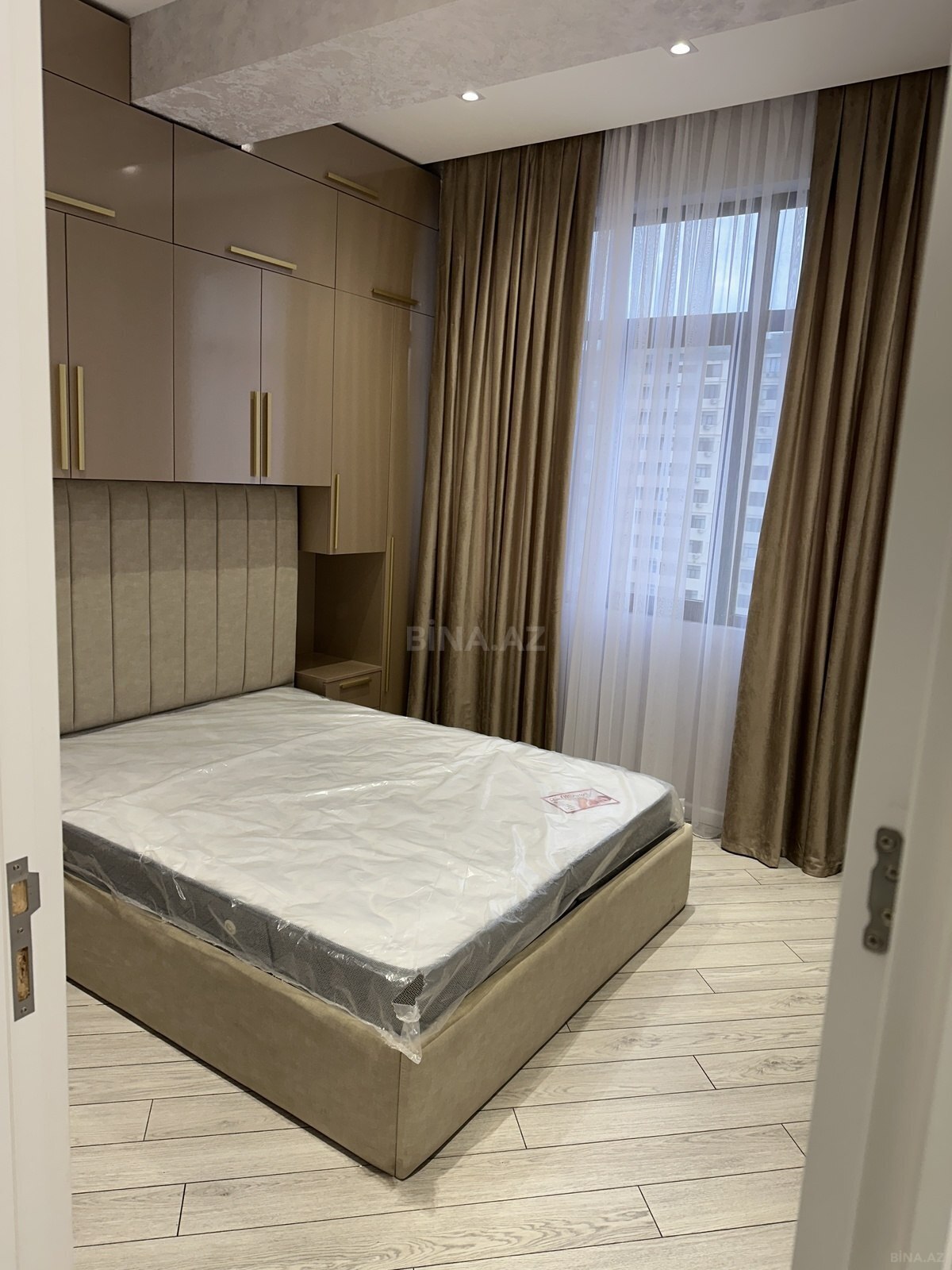 3 otaqlı Yeni tikili, Neftçilər m., Bakı