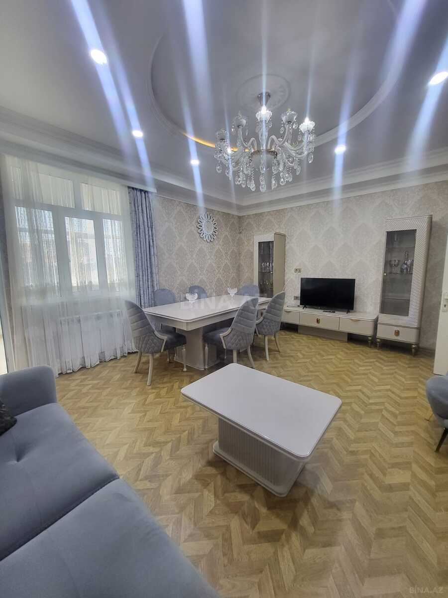 4 otaqlı Yeni tikili, Neftçilər m., Bakı
