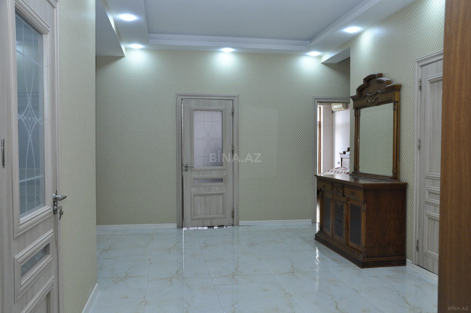 4 otaqlı Yeni tikili, Şah İsmayıl Xətai m., Bakı