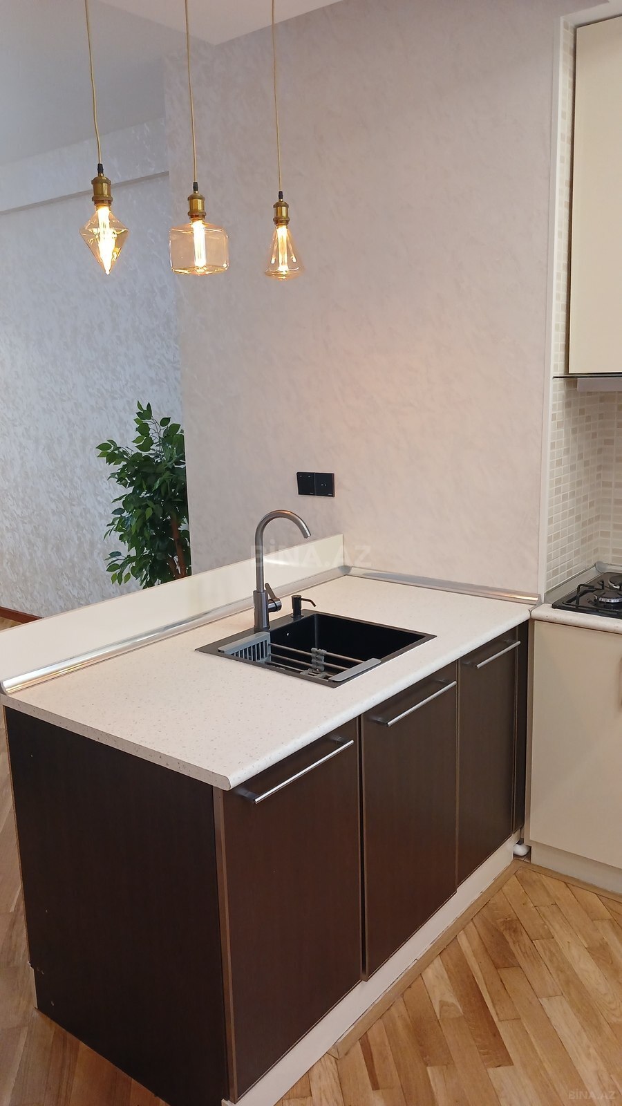 2 otaqlı Yeni tikili, 8-ci mikrorayon q., Bakı