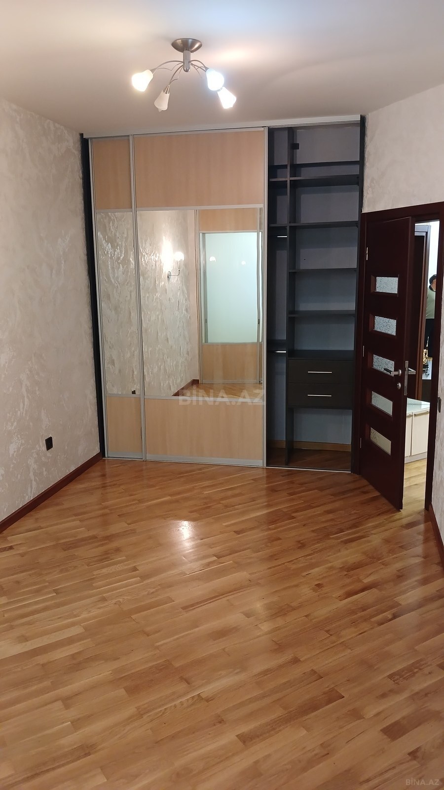 2 otaqlı Yeni tikili, 8-ci mikrorayon q., Bakı
