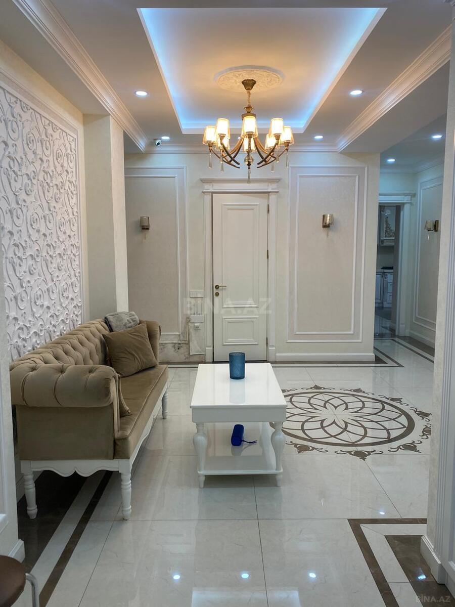 4 otaqlı Yeni tikili, Şah İsmayıl Xətai m., Bakı