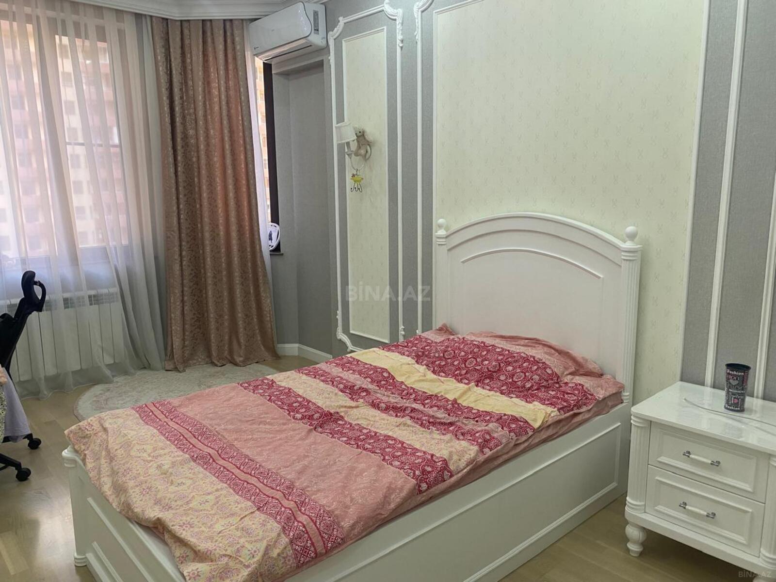 4 otaqlı Yeni tikili, Şah İsmayıl Xətai m., Bakı