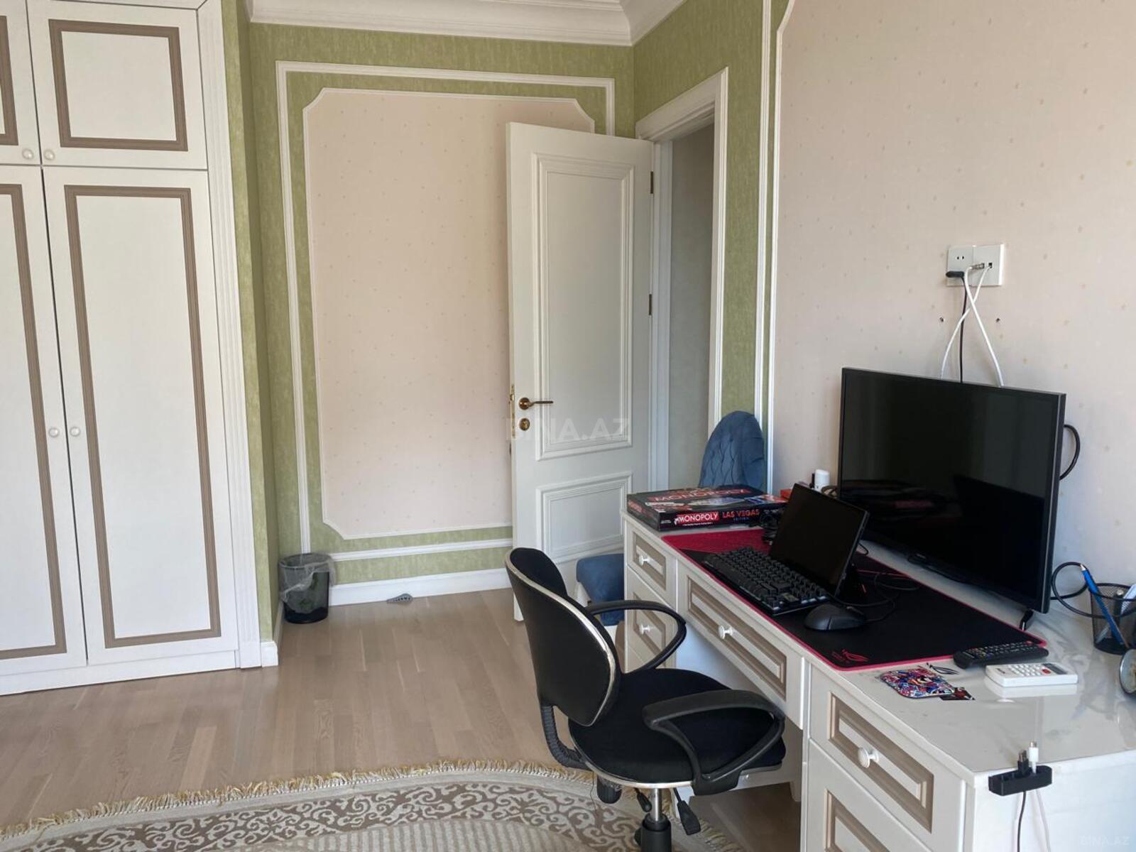 4 otaqlı Yeni tikili, Şah İsmayıl Xətai m., Bakı