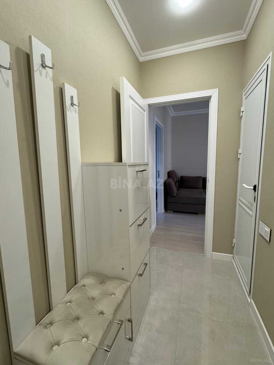 3 otaqlı Köhnə tikili, Memar Əcəmi m., Bakı