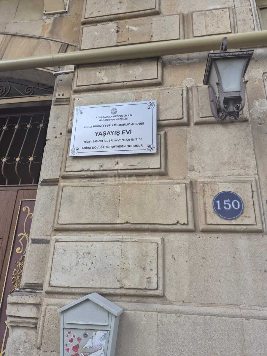 4 otaqlı Köhnə tikili, Sahil m., Bakı