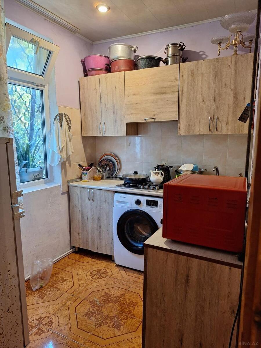 2 otaqlı Köhnə tikili, Memar Əcəmi m., Bakı