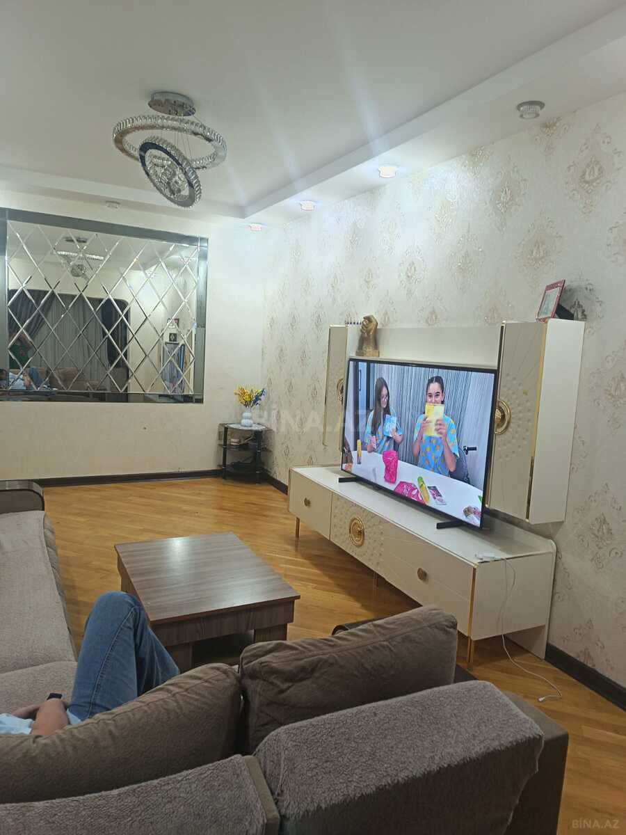 5 otaqlı Köhnə tikili, 9-cu mikrorayon q., Bakı