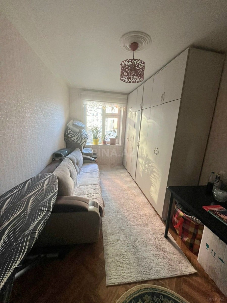 3 otaqlı Köhnə tikili, Elmlər Akademiyası m., Bakı