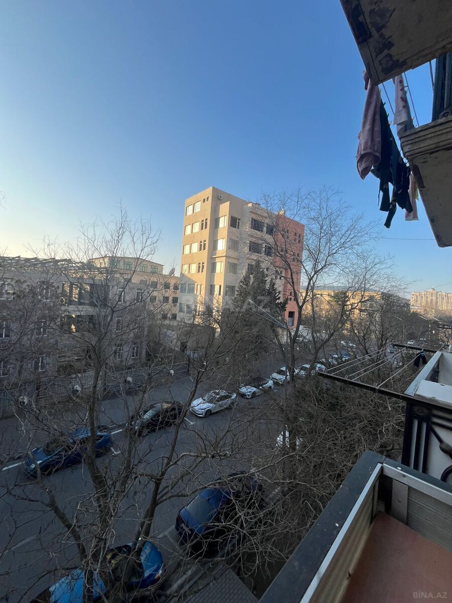 3 otaqlı Köhnə tikili, Elmlər Akademiyası m., Bakı