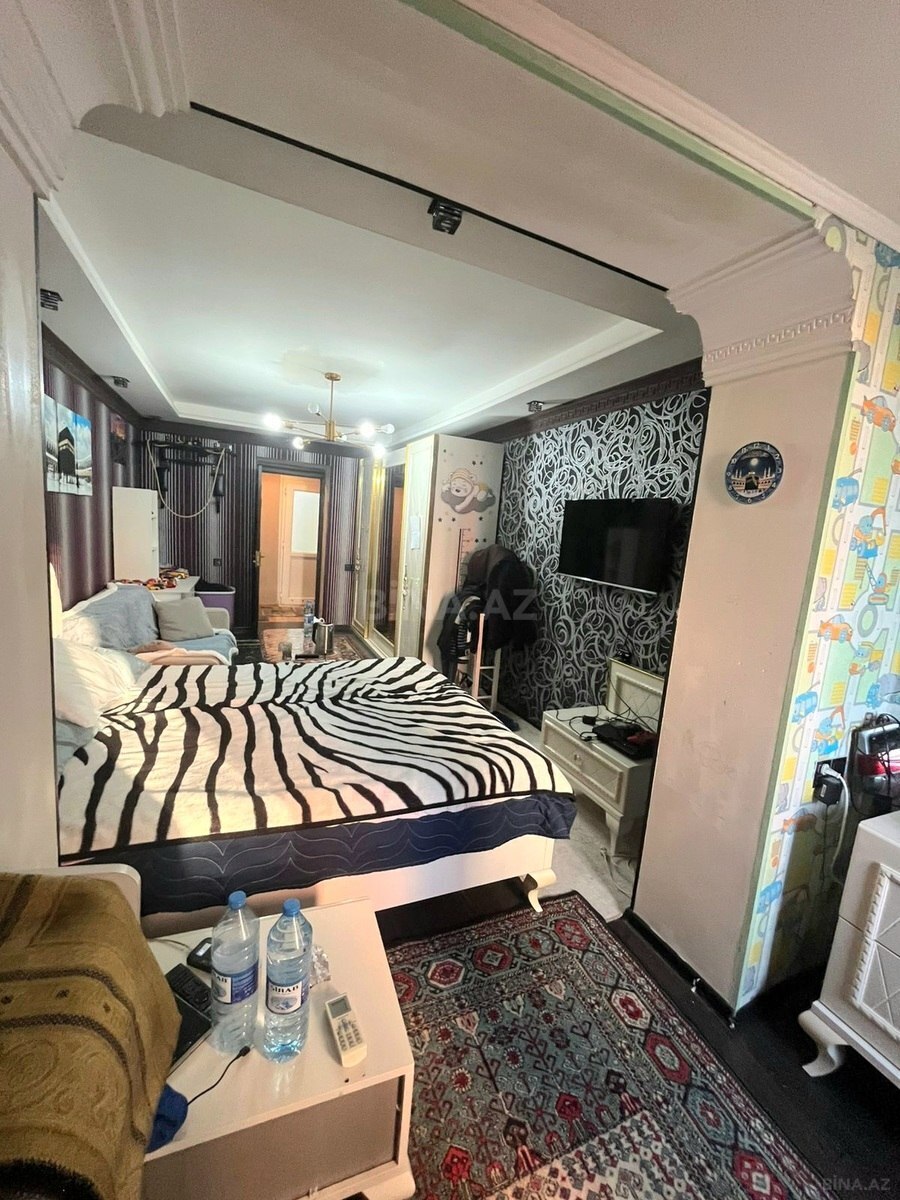 3 otaqlı Köhnə tikili, Elmlər Akademiyası m., Bakı