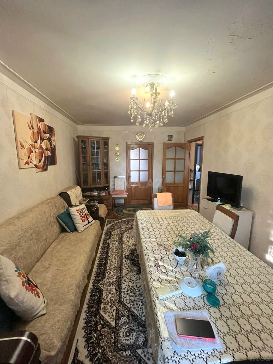 3 otaqlı Köhnə tikili, Elmlər Akademiyası m., Bakı