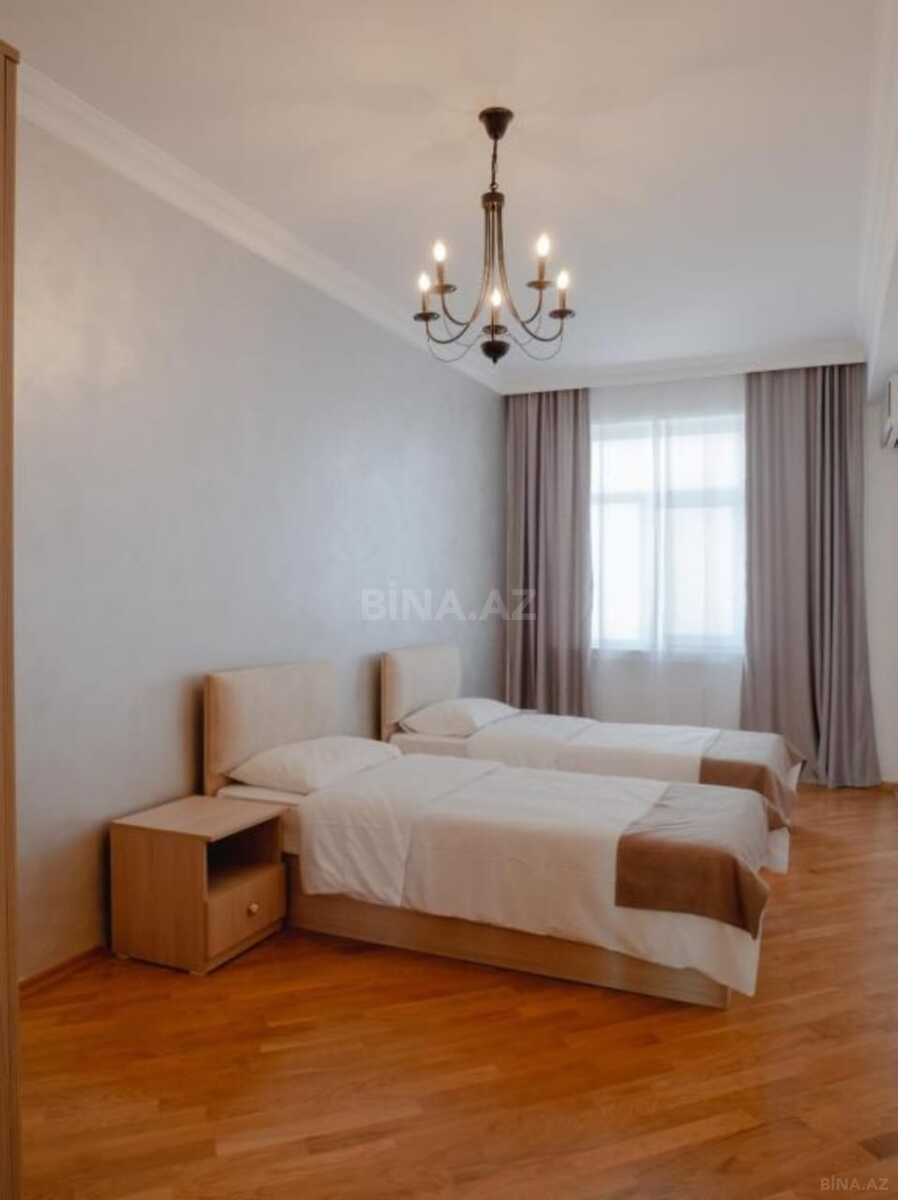 4 otaqlı Yeni tikili, Şah İsmayıl Xətai m., Bakı