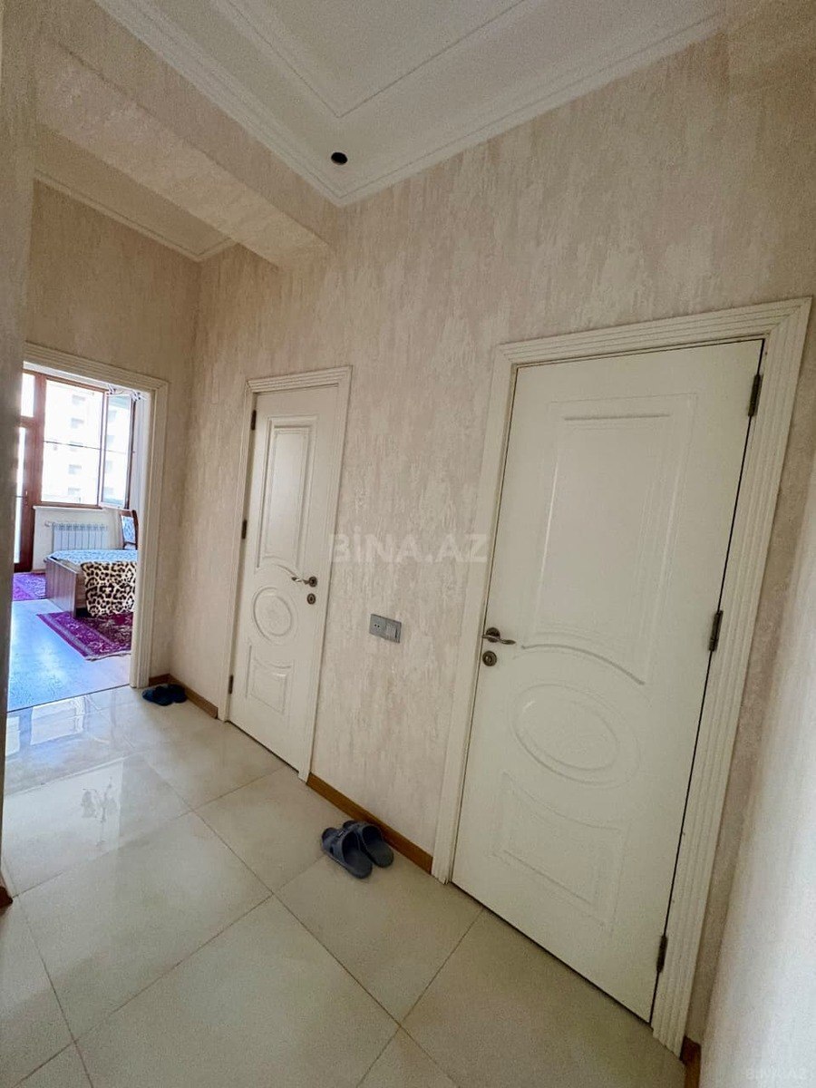 3 otaqlı Yeni tikili, Qara Qarayev m., Bakı