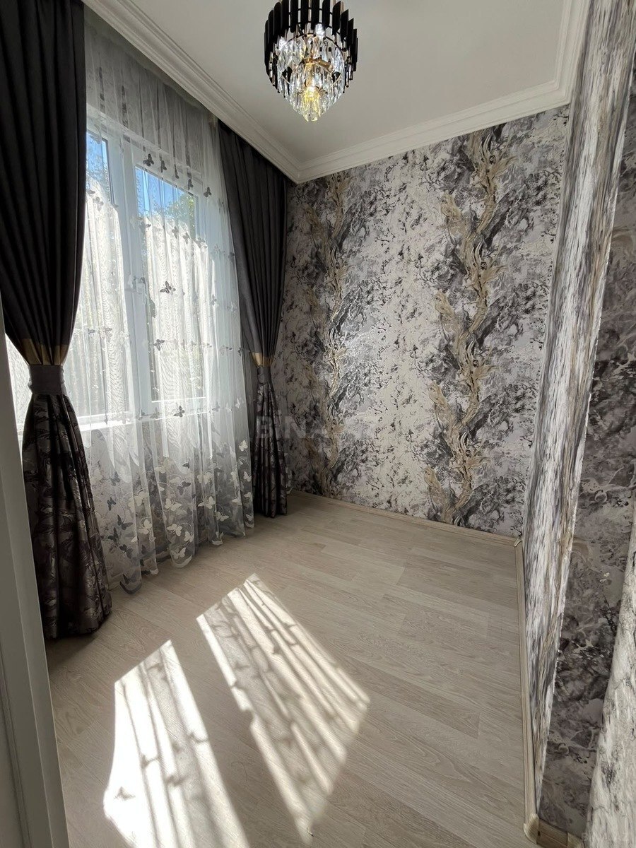 2 otaqlı Köhnə tikili, Memar Əcəmi m., Bakı