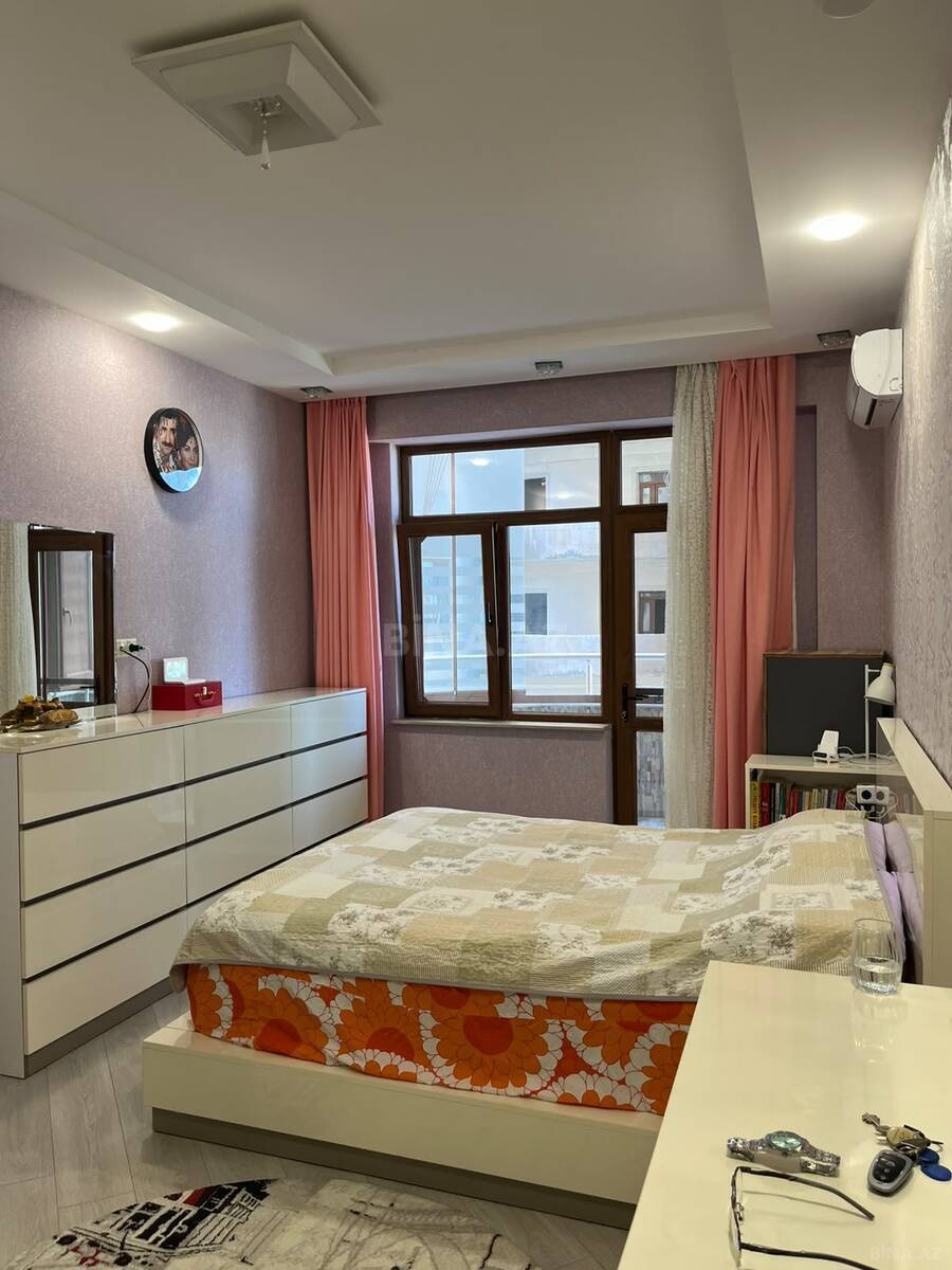 3 otaqlı Yeni tikili, Şah İsmayıl Xətai m., Bakı