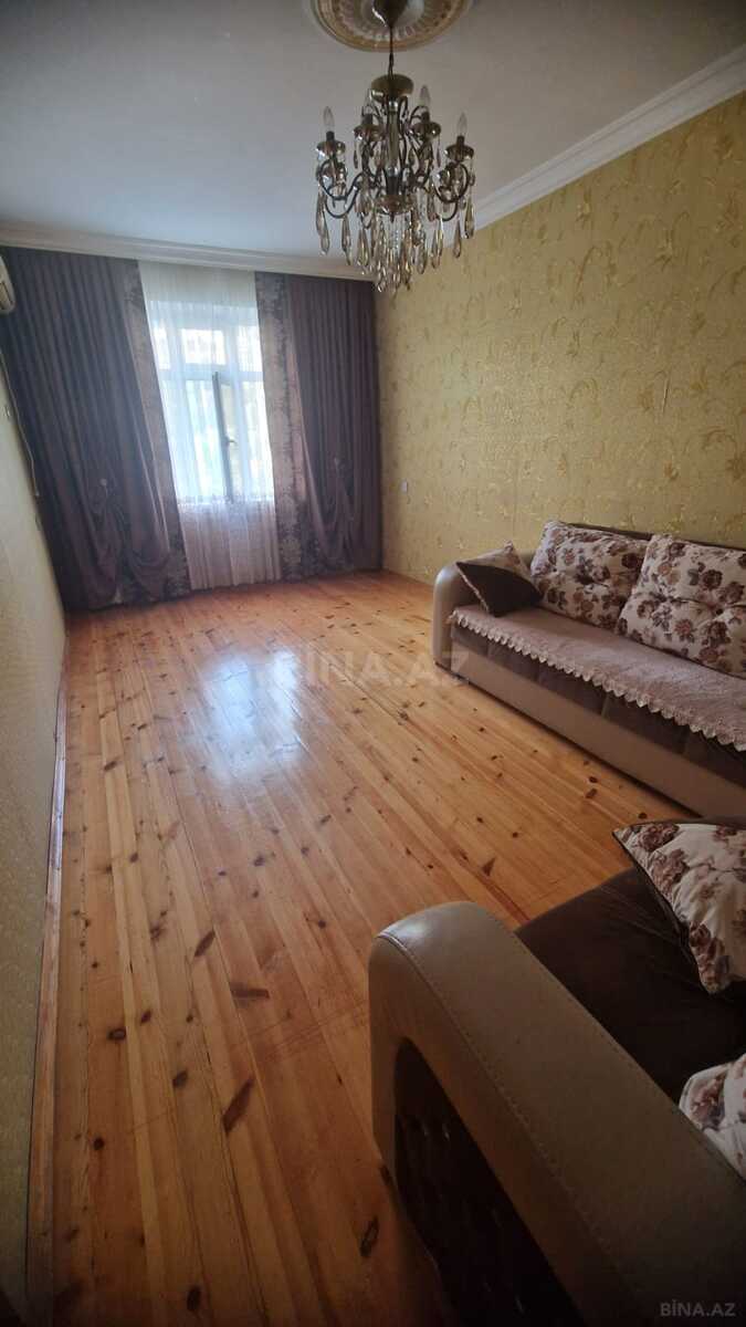 3 otaqlı Köhnə tikili, Həzi Aslanov m., Bakı