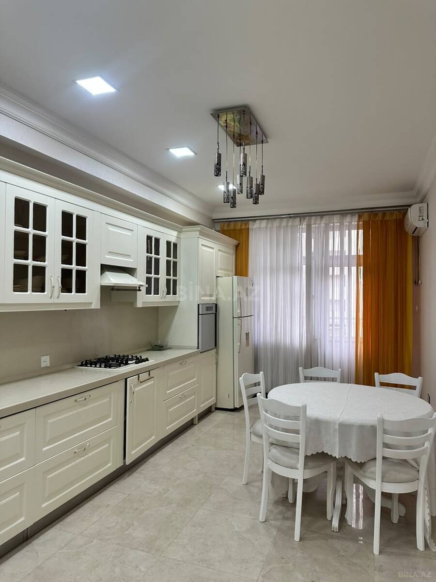 3 otaqlı Yeni tikili, Şah İsmayıl Xətai m., Bakı