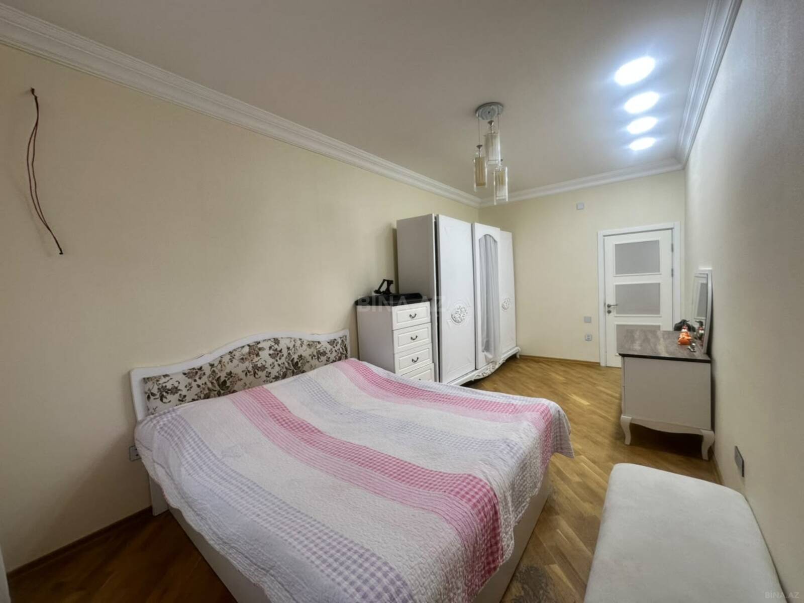 3 otaqlı Yeni tikili, Şah İsmayıl Xətai m., Bakı