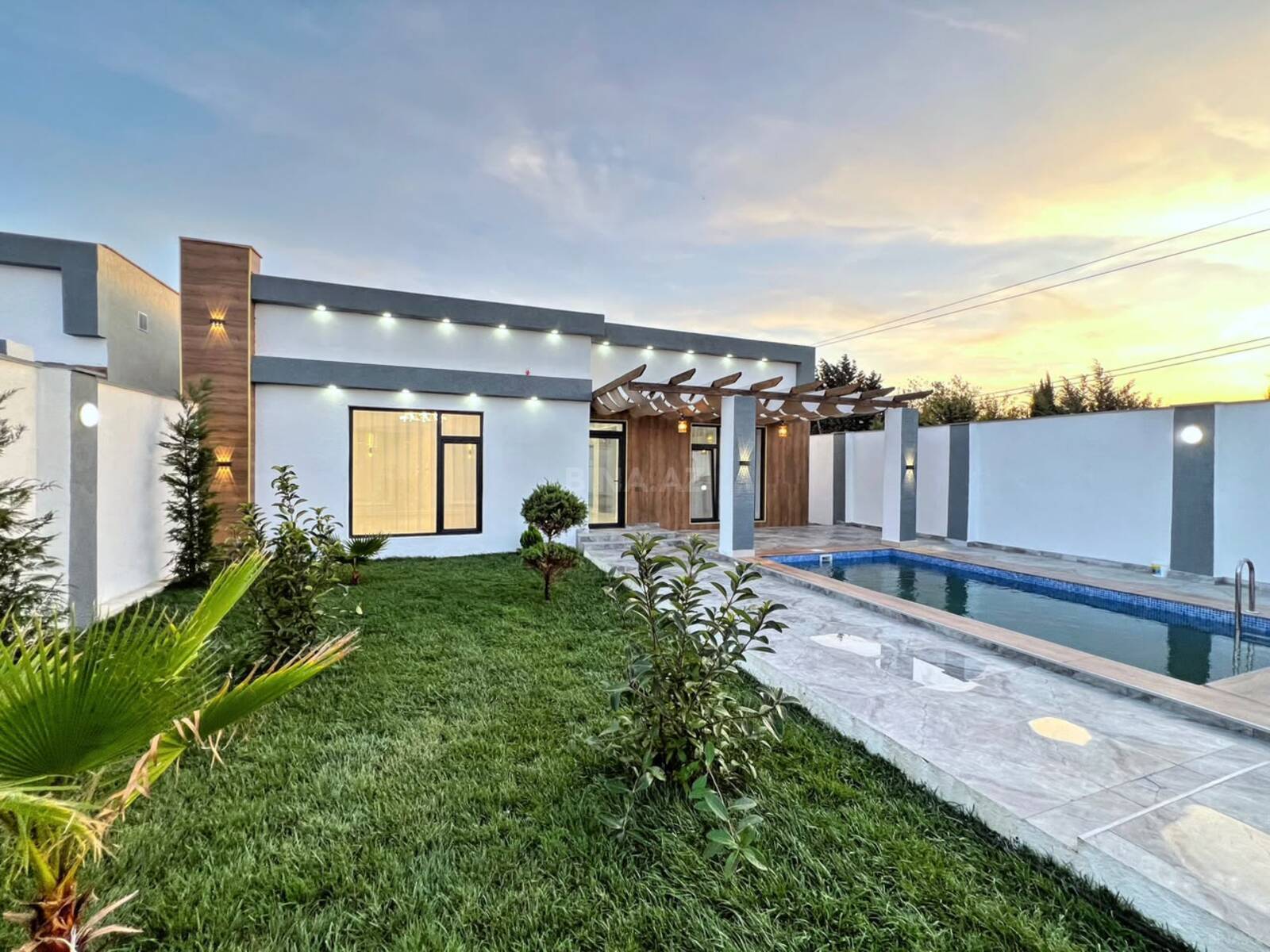4 otaqlı Həyət evi/Bağ evi, Şüvəlan q., Bakı