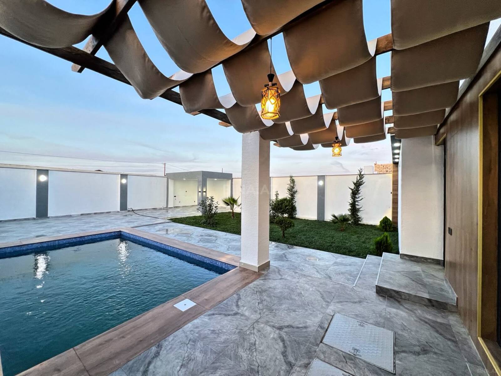 4 otaqlı Həyət evi/Bağ evi, Şüvəlan q., Bakı