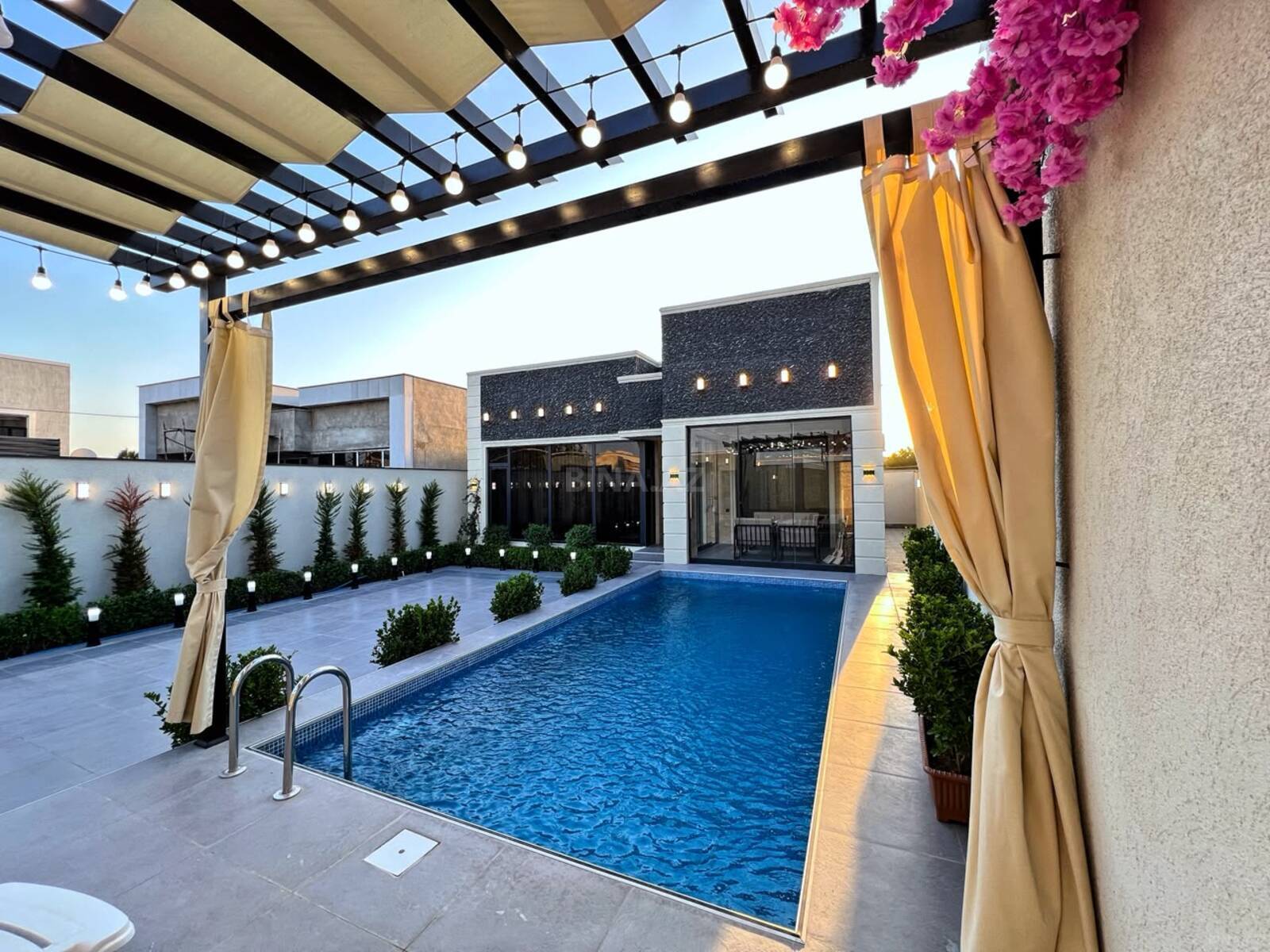 4 otaqlı Həyət evi/Bağ evi, Şüvəlan q., Bakı