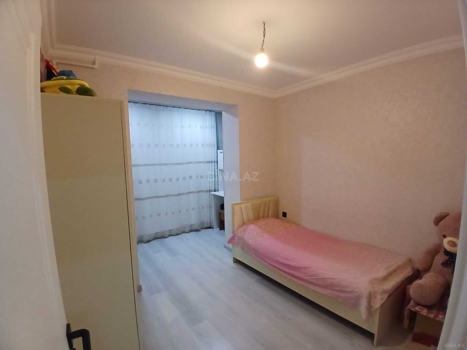 4 otaqlı Köhnə tikili, Həzi Aslanov m., Bakı
