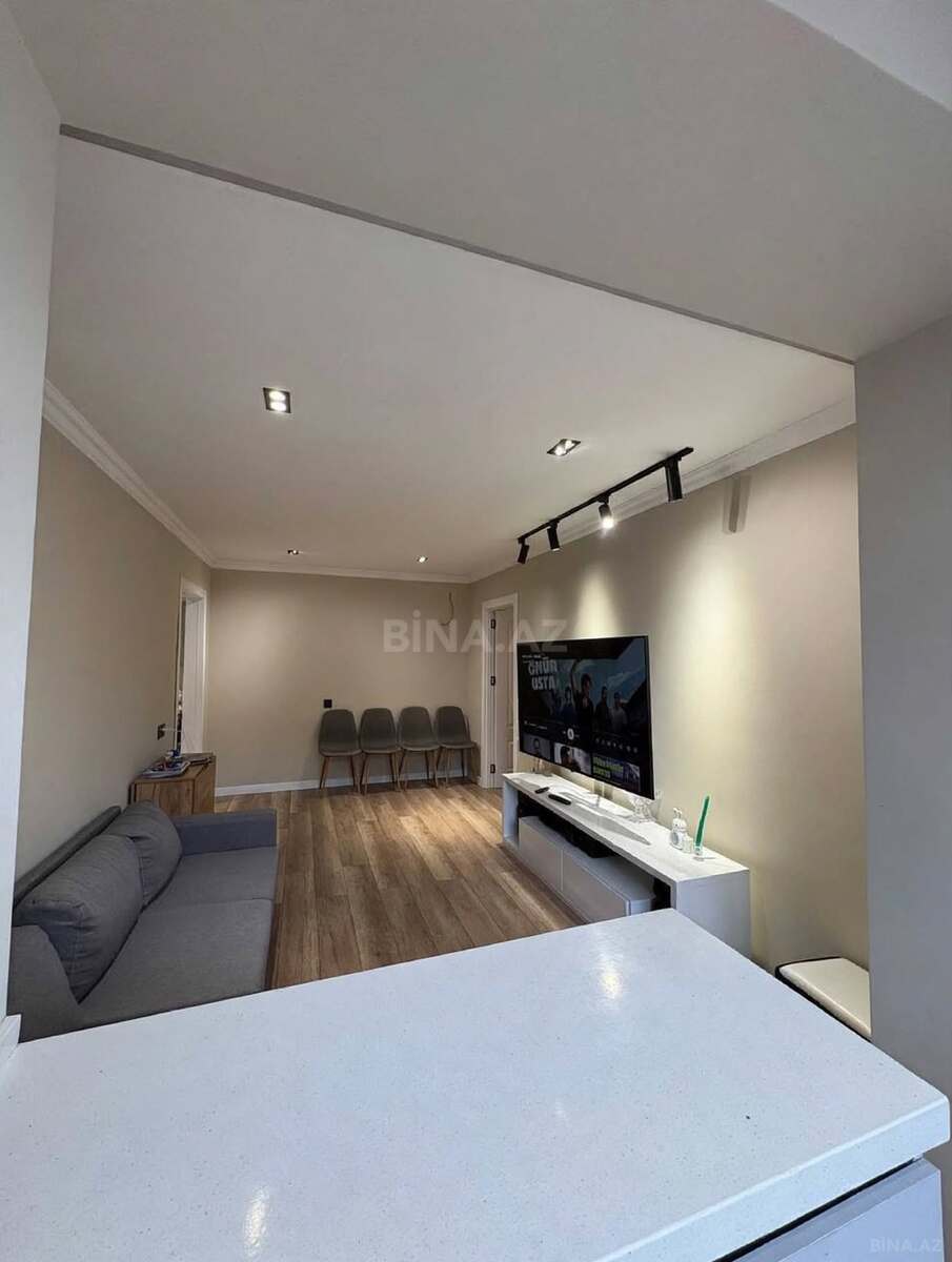 3 otaqlı Köhnə tikili, Neftçilər m., Bakı