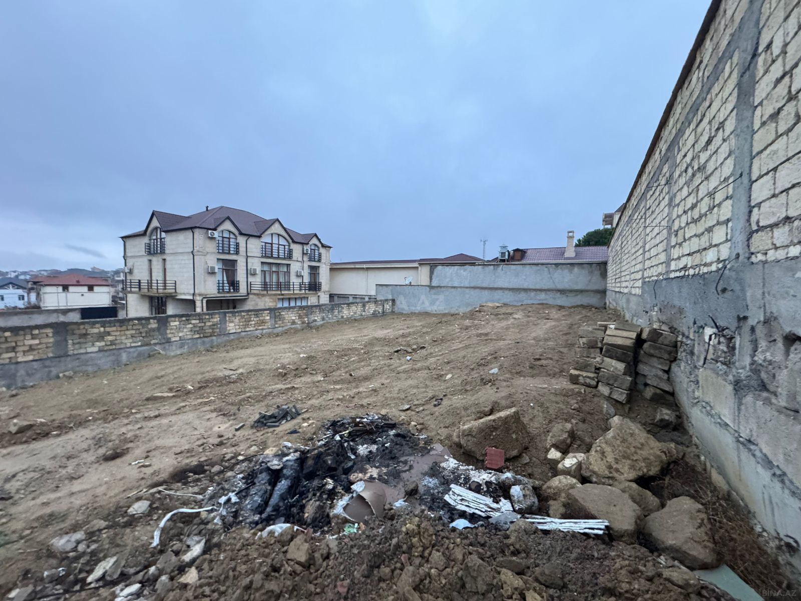 Torpaq Badamdar q., Bakı
