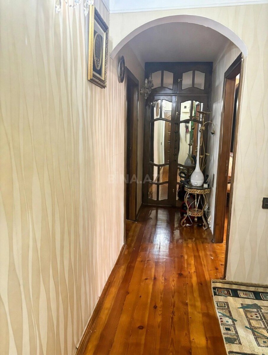 2 otaqlı Köhnə tikili, Neftçilər m., Bakı