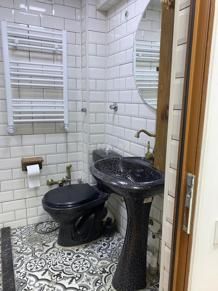 2 otaqlı Köhnə tikili, Neftçilər m., Bakı