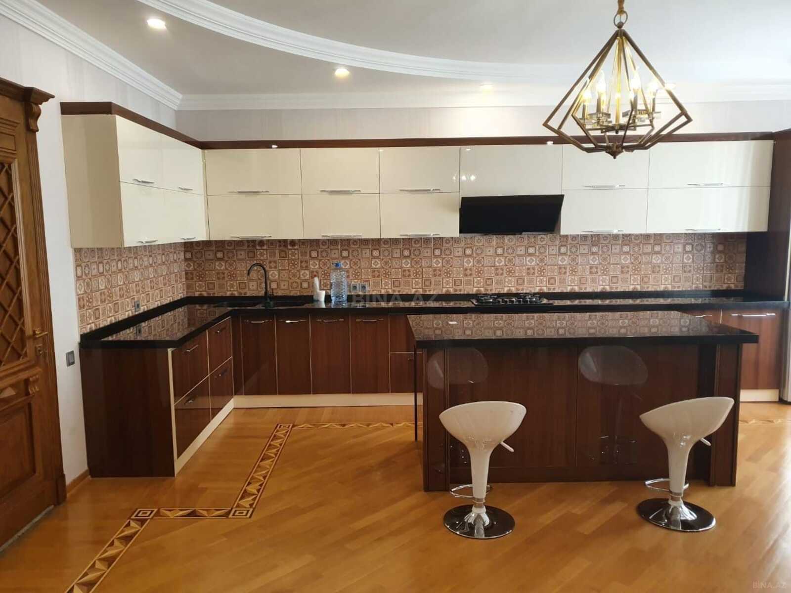 4 otaqlı Yeni tikili, Nizami m., Bakı