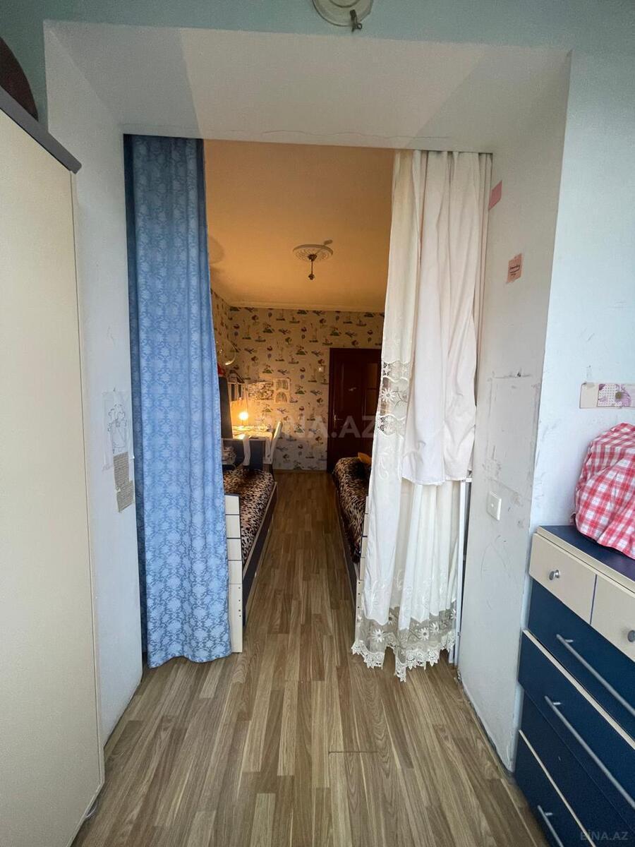 4 otaqlı Köhnə tikili, Xalqlar Dostluğu m., Bakı
