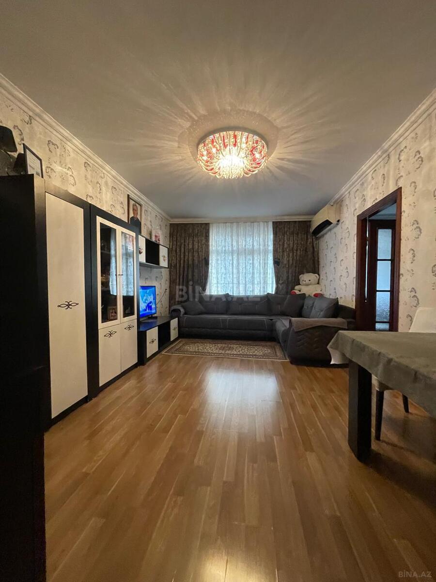 4 otaqlı Köhnə tikili, Xalqlar Dostluğu m., Bakı