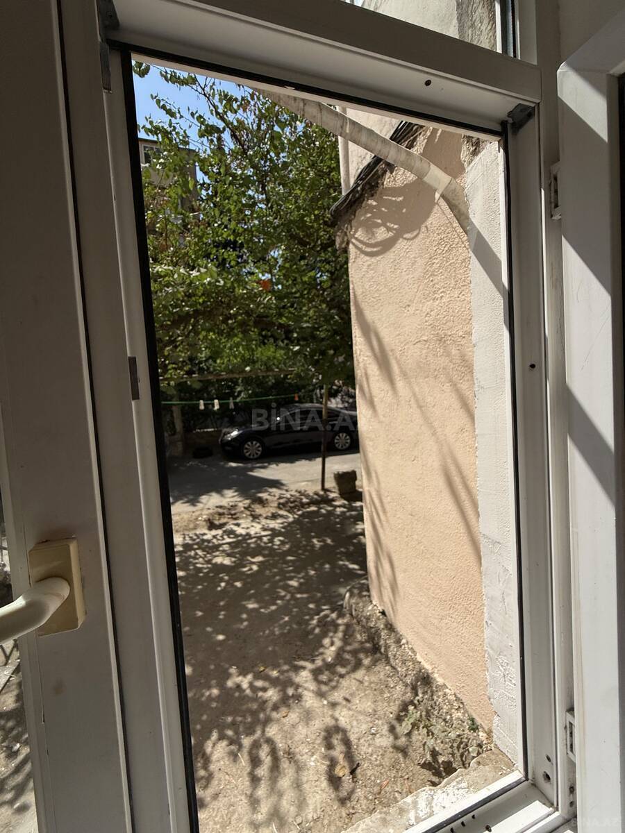 2 otaqlı Köhnə tikili, Elmlər Akademiyası m., Bakı