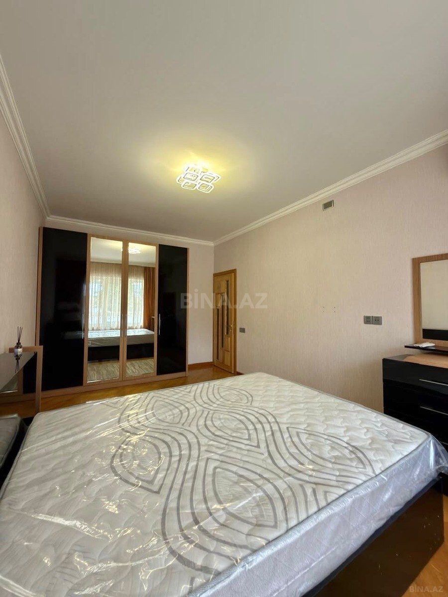 3 otaqlı Köhnə tikili, Həzi Aslanov m., Bakı