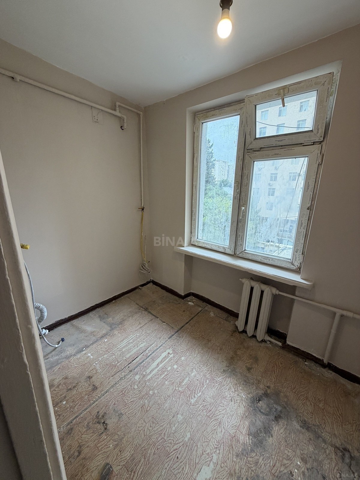 1 otaqlı Köhnə tikili, İnşaatçılar m., Bakı