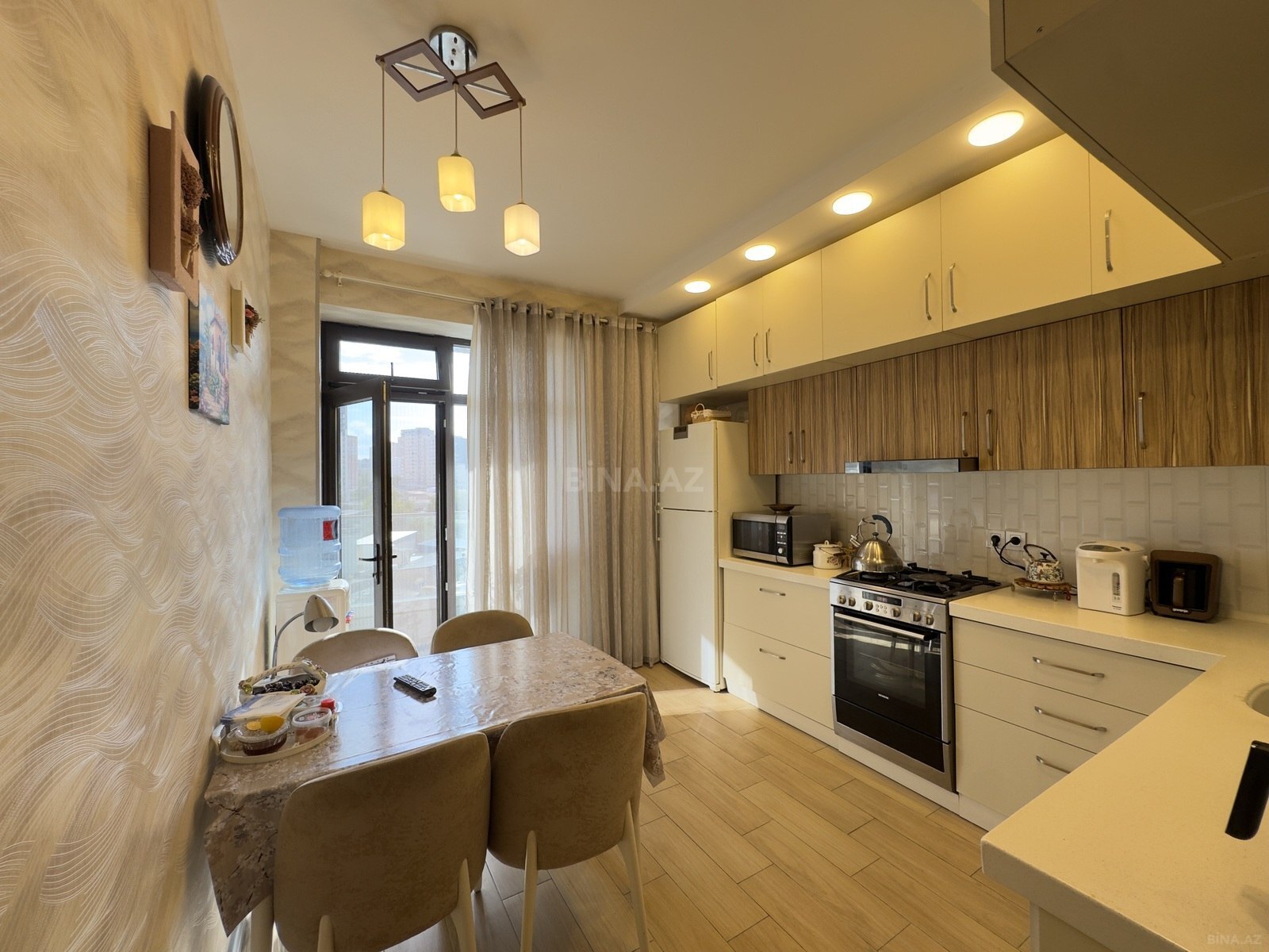 3 otaqlı Yeni tikili, 8 Noyabr m., Bakı