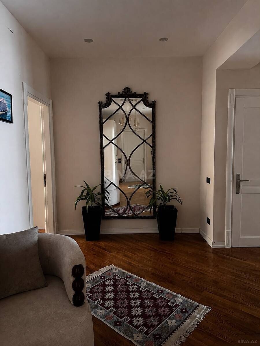 3 otaqlı Yeni tikili, Şah İsmayıl Xətai m., Bakı