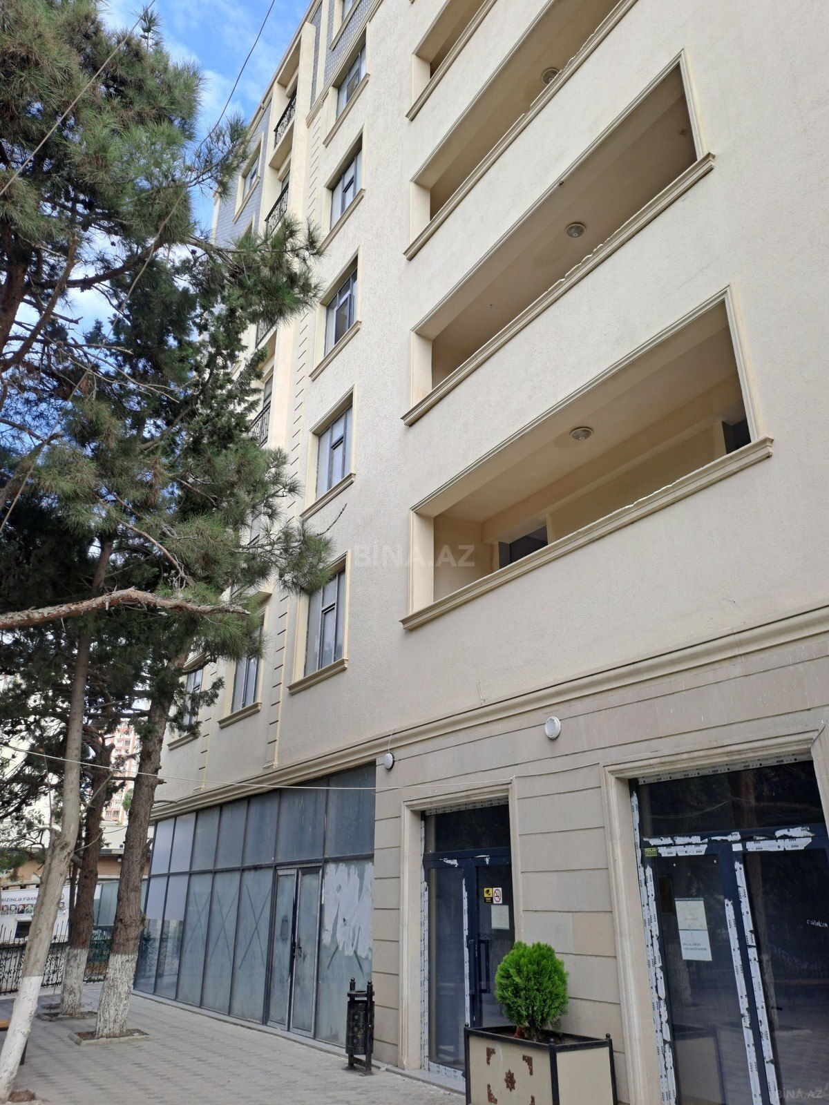 3 otaqlı Yeni tikili, Memar Əcəmi m., Bakı