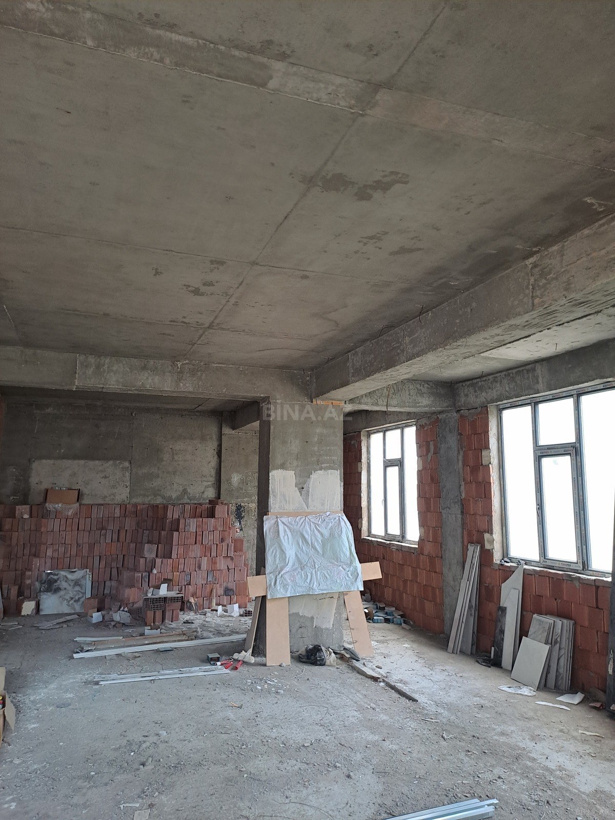 3 otaqlı Yeni tikili, Memar Əcəmi m., Bakı