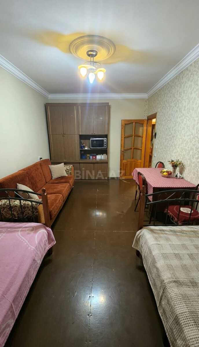 3 otaqlı Köhnə tikili, Həzi Aslanov m., Bakı