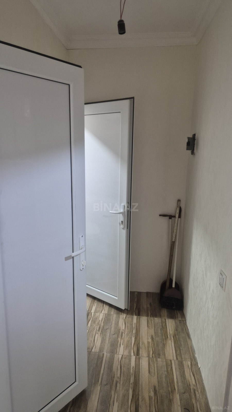 1 otaqlı Köhnə tikili, Memar Əcəmi m., Bakı
