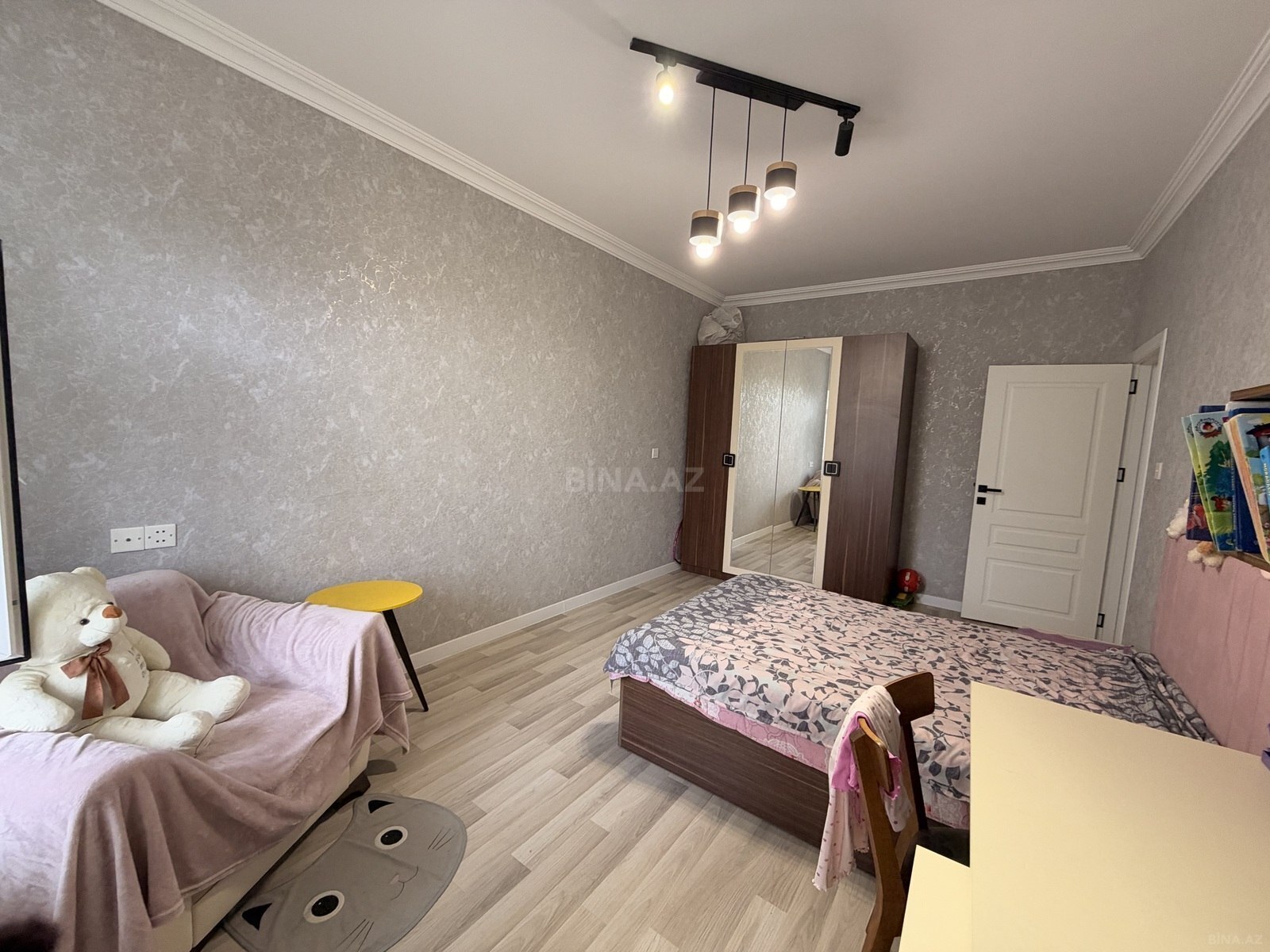 3 otaqlı Köhnə tikili, Əhmədli m., Bakı