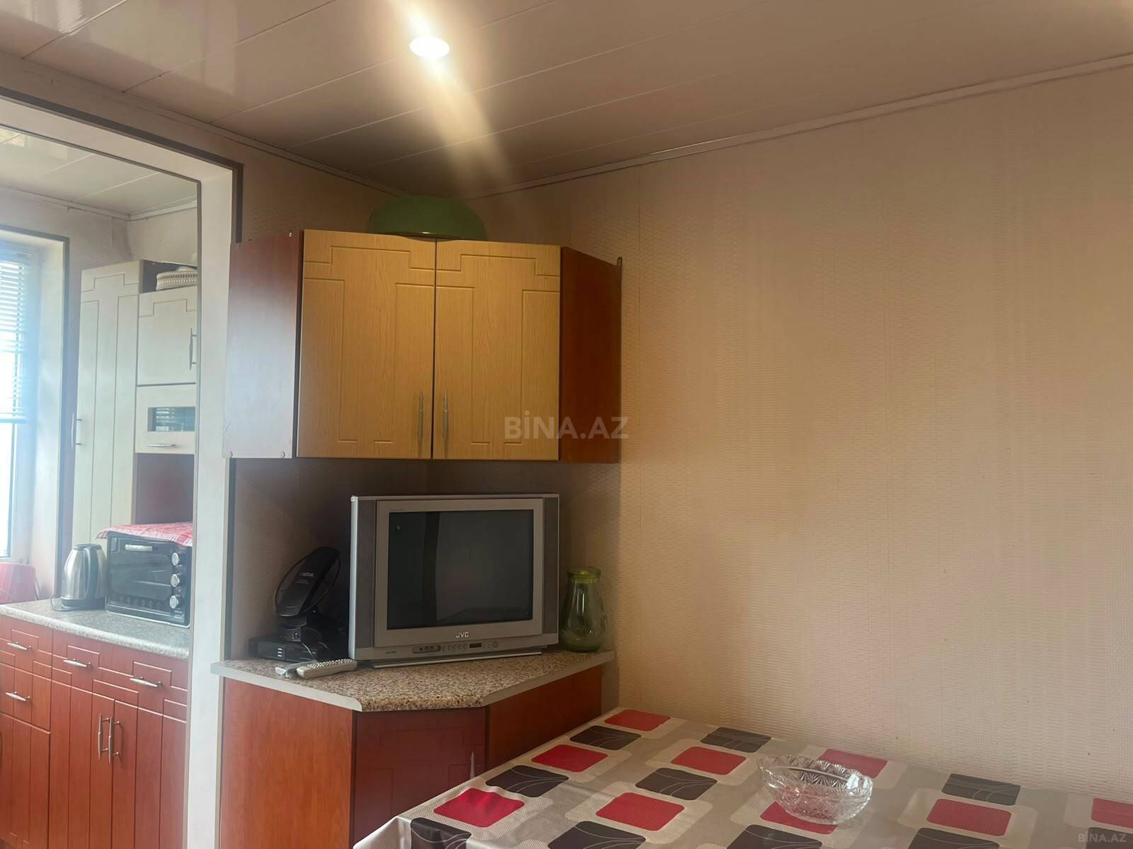 3 otaqlı Köhnə tikili, Həzi Aslanov m., Bakı