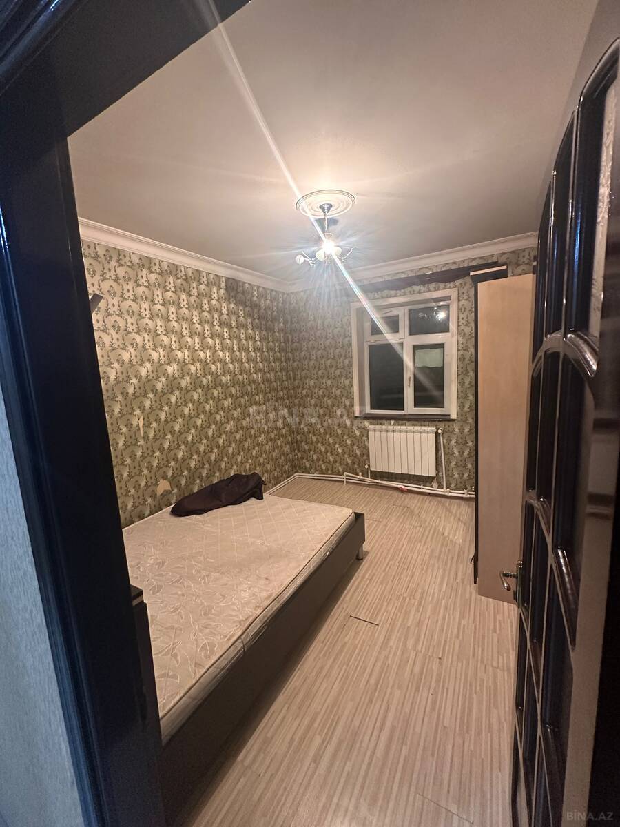 3 otaqlı Köhnə tikili, Bakıxanov q., Bakı