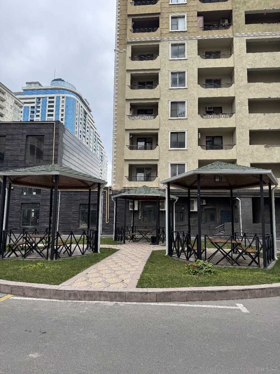 3 otaqlı Yeni tikili, Şah İsmayıl Xətai m., Bakı