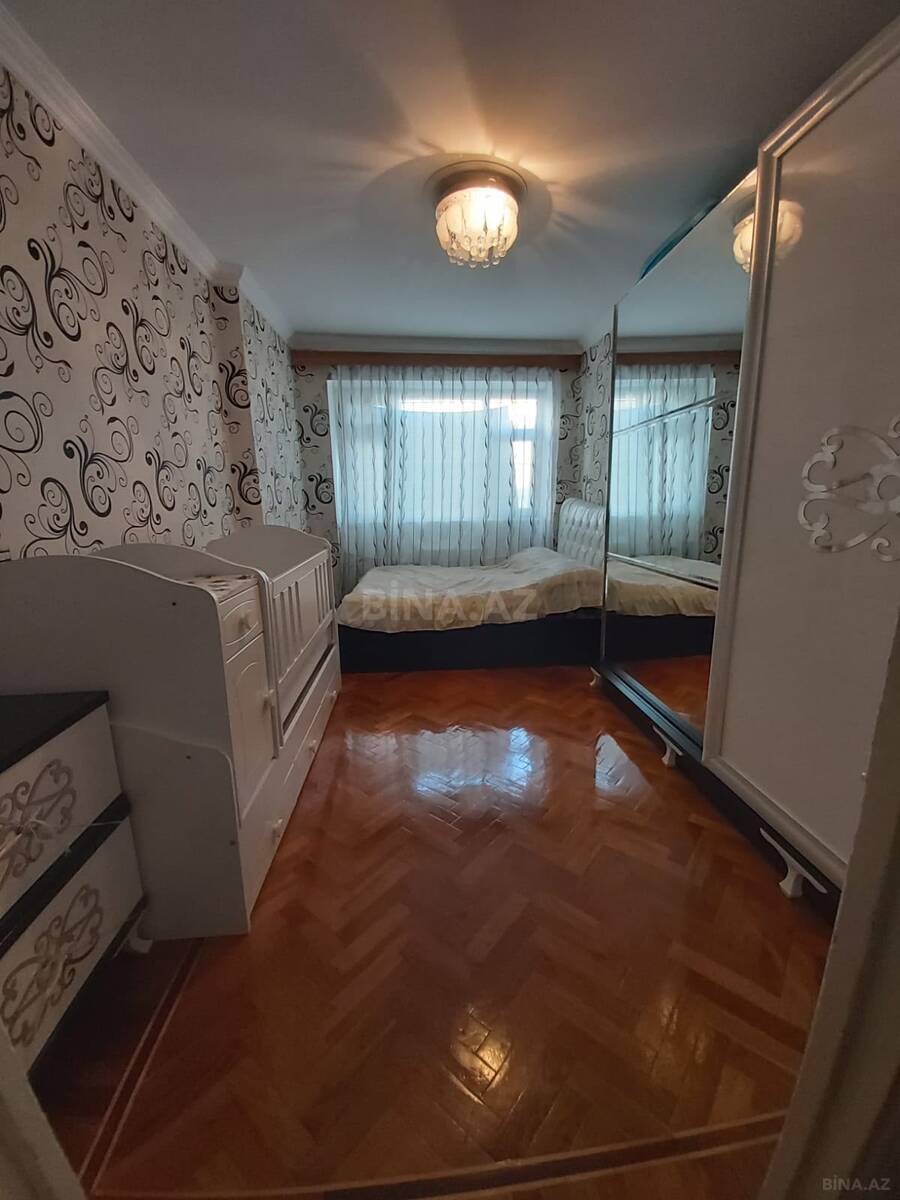 3 otaqlı Köhnə tikili, Xalqlar Dostluğu m., Bakı